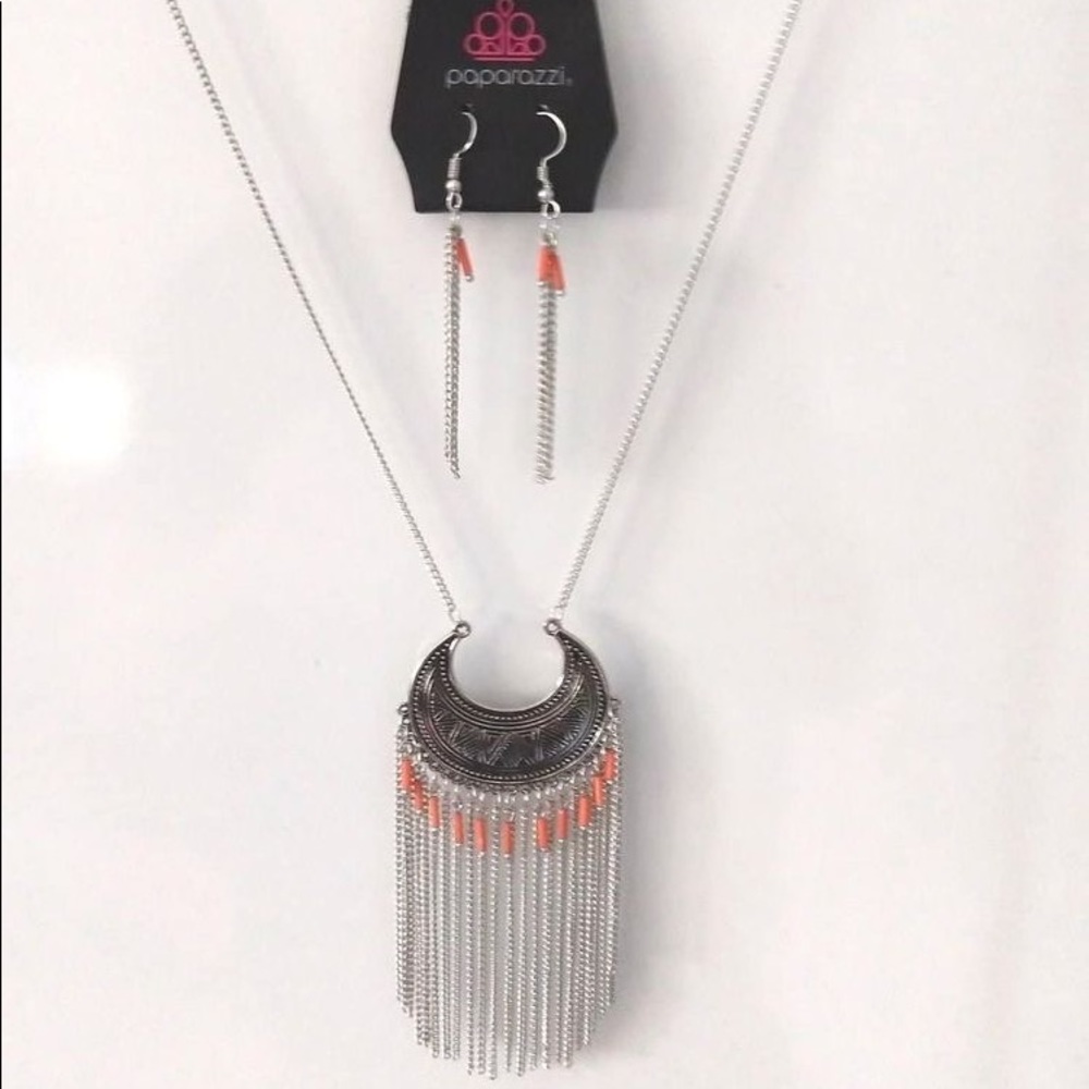 ✨3 for $10✨ Silver and orange necklace